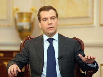 Medvedev’den tehdit dolu cevap: NATO sınırlarına hipersonik füzeleri koyarız