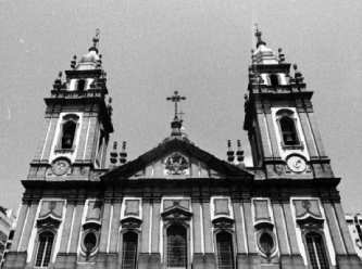 Katolik Kilisesi'nde çocuk tacizi ile suçlanan en üst düzey isim 81 yaşında öldü