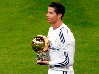 Ronaldo, Ballon d'Or ödülünü sattı!