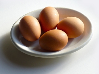 Kahvaltıda yumurtayı sakın böyle yemeyin! Kalp krizi nedeni...
