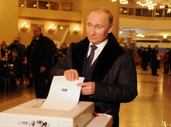 Putin'e yakın isimden 'darbe' iddiası: 'Seçimleri de iptal edebilir'