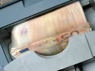“Euro ve Dolar Rusya’da zehirli para birimleri haline geldi”