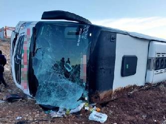 Afyonkarahisar'da yolcu otobüsü devrildi: 6 ölü, 36 yaralı
