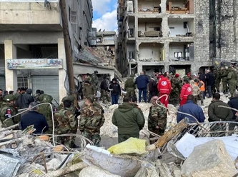 Depremde beşiz kardeşlerden 4’ü ve anne ile baba hayatını kaybetti