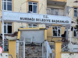 Nurdağı Belediyesi binası depremde yıkılmadı, ilk işleri evrakları yok etmek için binayı yıkmak oldu
