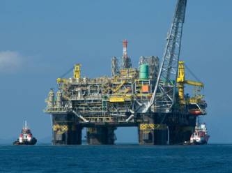 Karadeniz üzerinde Rosneft'in petrol tesisi İHA ile vuruldu