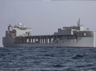 ABD gemisi yardım malzemelerini Mersin Limanı'na getirdi