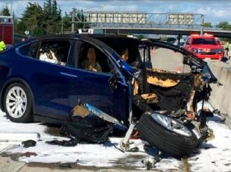 Tesla’ya ölümcül kaza soruşturması