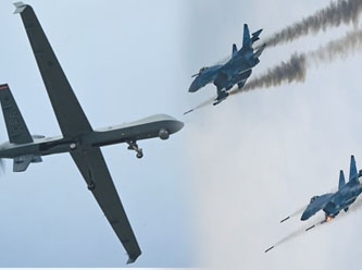 Rus Su-27’sinin ABD İHA’sının üzerine yakıt boşalttığı anlar