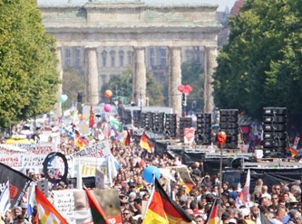 Almanların yüzde 8’i Cumhurbaşkanı yerine Kral istiyor