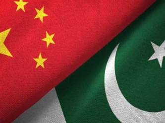Çin'den Pakistan'a iki milyar dolarlık hayat öpücüğü