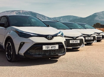 Toyota piyasaya 10 farklı elektrikli otomobil sürecek
