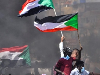Sudan’daki Türk vatandaşlarını uyarı: Kapalı alanlarda kalın