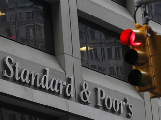 S&P'den Türkiye değerlendirmesi: Türk bankaları yüksek risk altında