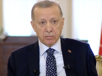 Erdoğan canlı yayında fenalaştı, apar topar reklama gidildi