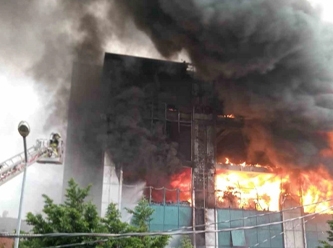 Akit gazetesinin de bulunduğu binada yangın