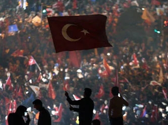 Türkiye demokrasisini ve ekonomisini onarma şansını kaybetti