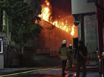 İkitelli Organize Sanayi Bölgesi’nde yangın: Saatlerdir söndürülemedi