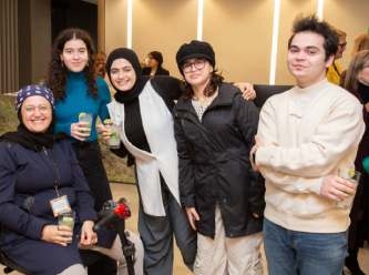 KHK’lı Dr. Umut Duygu Uzunel’e Kanada’da ‘Seçkin Kadınlar’ ödülü