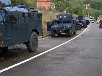 Sırbistan üç Kosova polisini gözaltında tutuyor, NATO taraflara çağrı yaptı