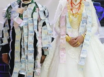 10 kişi saya saya bitiremedi: Düğünde 6 milyon lira para 4 kilo altın takıldı