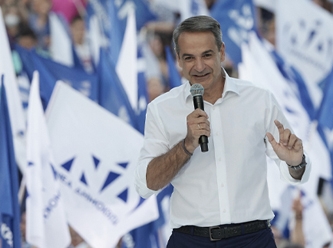 Yunanistan seçimini yaptı: Miçotakis tek başına iktidar