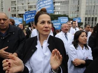 Sağlık çalışanları maaş zammını protesto etmek için yarın iş bırakacak