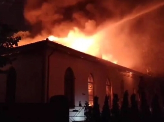 Topkapı Sarayı'nda yangın: Çökmeler meydana geldi