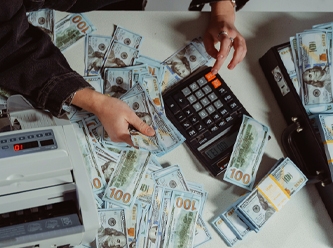 Dolar rekorlara doymuyor