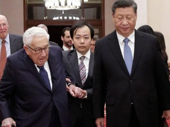 Kissinger bir kez daha Pekin'de: Çin medyasından 'efsanevi diplomat' yorumu