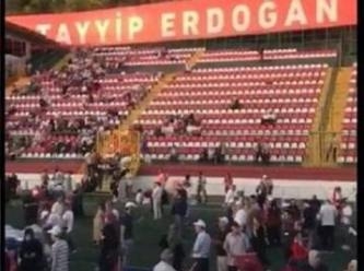 Ertuğrul Özkök sordu: Tribünler 15 Temmuz’da neden boş kaldı?