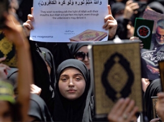 Binlerce Müslüman Kur-an yakma eylemini protesto etti