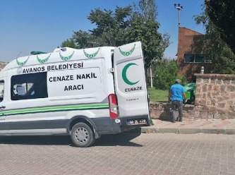 Danimarka’dan gelip eşi ve kızını otelin havuzunda öldürdü