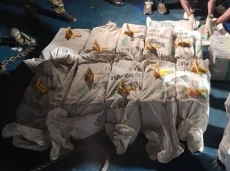 İtalya’ya 5,3 ton kokain taşıyan geminin 8’i Türk 15 mürettebatı gözaltında