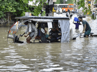 Muson yağmurlarında en az 30 ölü, 70 yaralı, onlarca kayıp