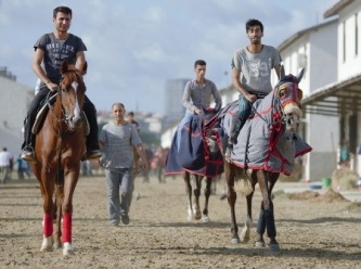Hipodrom meydan muhaberesi!: Çok sayıda yaralı var
