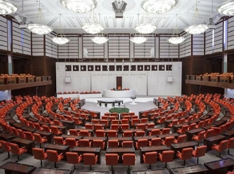 Meclis muhalefetin talebiyle olağanüstü toplandı, iktidarın oylarıyla yeniden tatile girdi