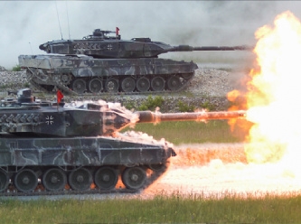 Silah tüccarı duyurdu: Bir AB ülkesi Ukrayna için 49 adet ikinci el Leopard tankı aldı