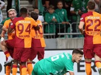 Galatasaray 10 kişi ile turladı