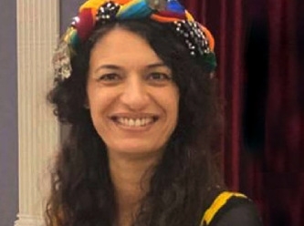 Kanser tedavisi gören Kürt sanatçı Emel Çiftçi tutuklandı
