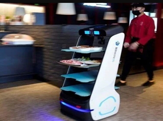 Garson robotlar gerçek garsonları işsiz bırakıyor