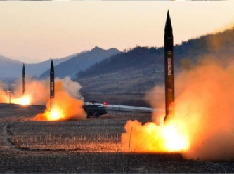 Kuzey Kore, Güney'e nükleer saldırı simülasyonu düzenledi