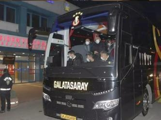 Gaziantep'e giden Galatasaray otobüsüne taşlı sopalı saldırı