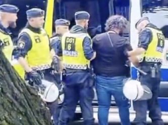 İsveç'te Kuran yakma eylemi: En az 12 kişi gözaltına alındı