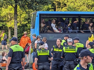 Hollanda'da büyük eylem: Yaklaşık 2 bin kişi gözaltına alındı