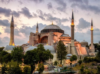 Ortaylı'dan Ayasofya için kritik uyarı!