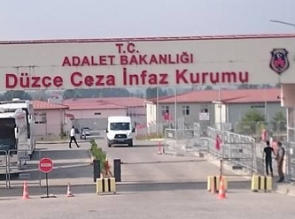 Düzce'de mahkumlar cezaevinden firar etti