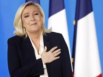 Avrupa, Le Pen hakkındaki iddialarla çalkalanıyor
