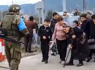 Ermeni halk Karabağ’dan tahliye edilmeye başlandı