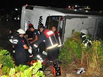 Bir otobüs kazası daha: Manisa’da yolcu otobüsü üzüm bağına uçtu: 15 yaralı
